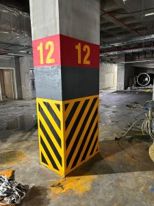Kırmızı, Gri Renk ve Çavuş Otopark Kolon Boyama